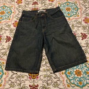 Levi’s loose straight men’s jean shorts. Waist 31